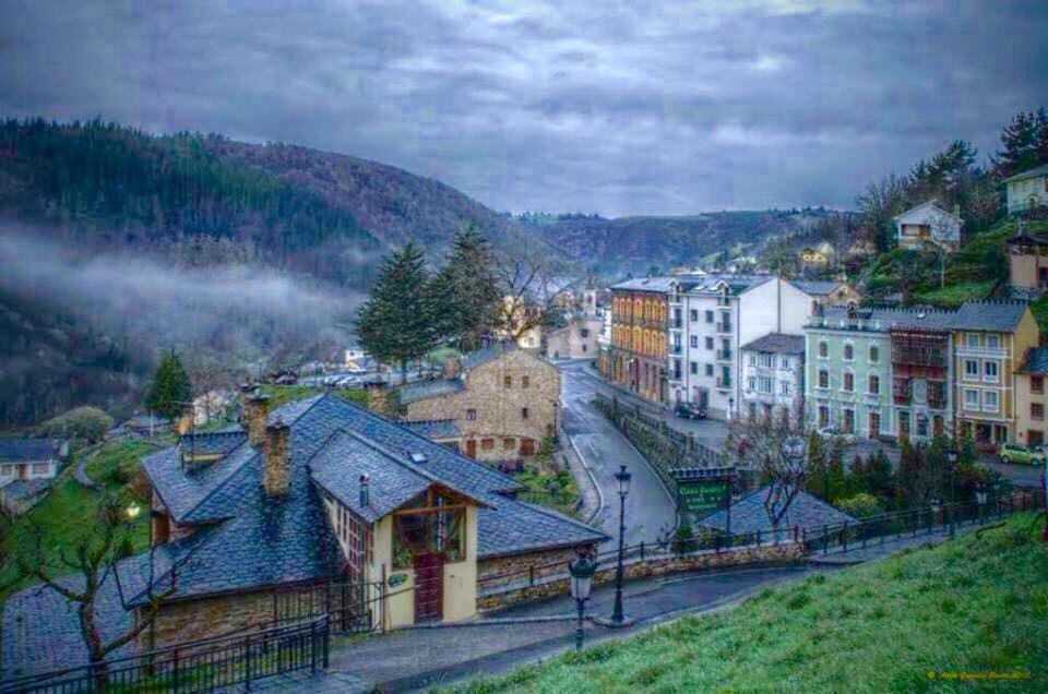 Гостевой дом A Casoa Санта-Эулалия-де-Оскос Экстерьер фото