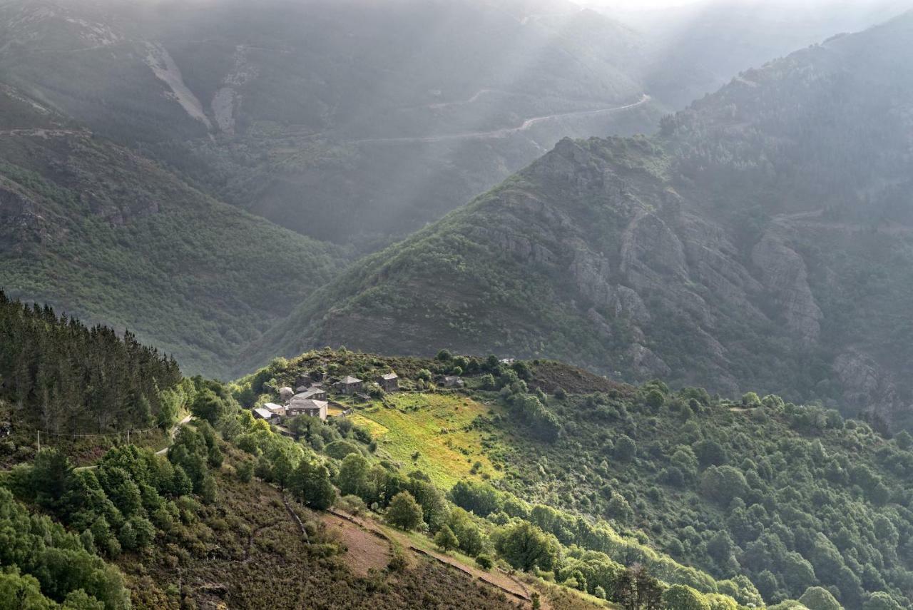 Гостевой дом A Casoa Санта-Эулалия-де-Оскос Экстерьер фото